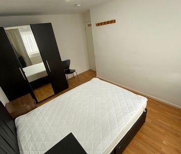 Room in a Shared House, Kennard Road, E15 - Photo 4