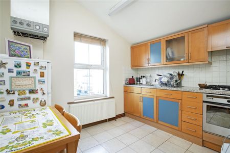 Meadow Road, Stockwell, SW8 - Photo 2