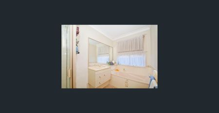 17 Cardiff Way, Castle Hill, NSW 2154 - Photo 4