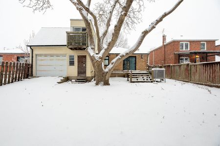 For Lease - 10 Flagstaff Road Unit# Main Floor, Toronto, Ontario - Photo 3