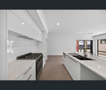 29 Meander Way, Treeby, WA 6164 - Photo 3