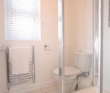 1 bedroom Flat To Let - Photo 5