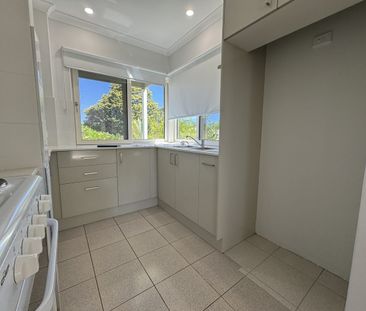 Chaming Family Home! - Photo 5