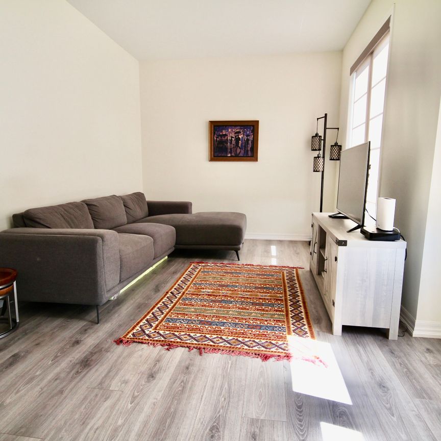 For Lease - 119 Stork Street, Oakville, Ontario - Photo 1