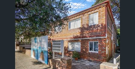 Classic Art Deco apartment of village convenience - Photo 5