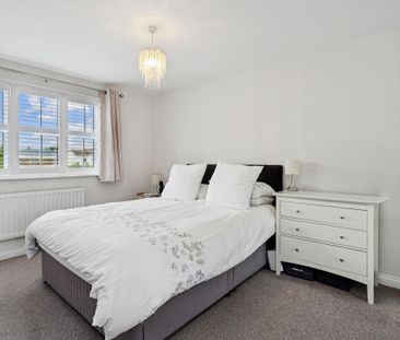 **SOLE AGENT** A great 4 bedroom, 2 bathroom, 2 reception room fami... - Photo 6