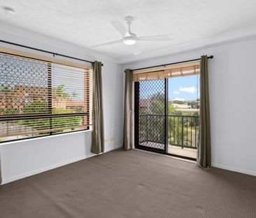 Coastal Convenience in the Heart of Miami - Photo 3