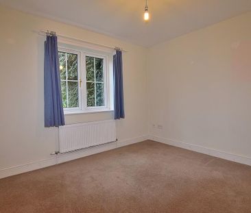 3 bedroom detached bungalow to rent - Photo 3