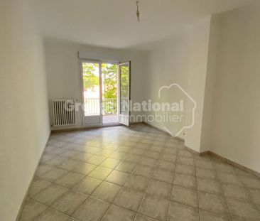 Arles trinquetaille T2 de 53m2, avec terrasse, cave., - Photo 3