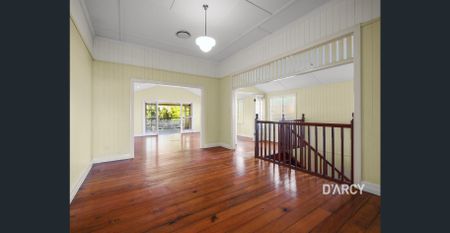 5-Bed Family Entertainer Opposite Ballymore - Photo 3