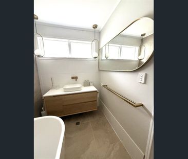 Lakeside Elegance with room for a boat - Photo 5