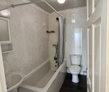 1 bedroom ground floor flat to rent - Photo 5