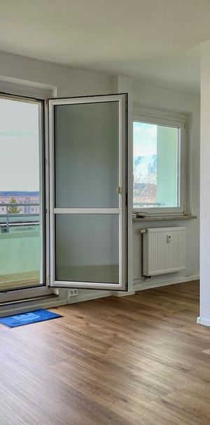 Modern, hell und bereit für Sie! Sanierte 1-Raum Wohnung - barrierefrei! - Photo 1