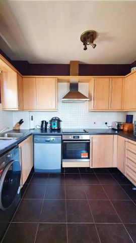2 bedroom apartment to rent - Photo 3