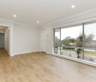 “Beautiful Family Home with Spacious Living and Great Location” - Photo 4