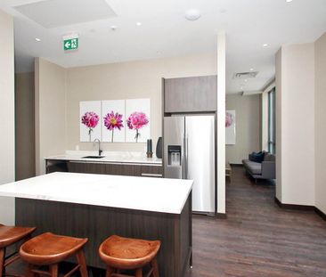 For Lease - 60 Honeycrisp Crescent Unit# 607, Vaughan, Ontario - Photo 3