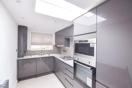 3 bedroom terraced house to rent - Photo 2