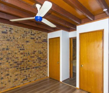 Three Bedroom Home Located Near Public Transport - Photo 3