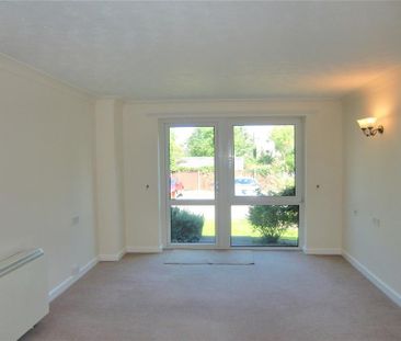 1 bedroom retirement property to rent - Photo 2