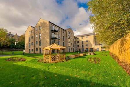 Keighley Road, BINGLEY - Photo 3