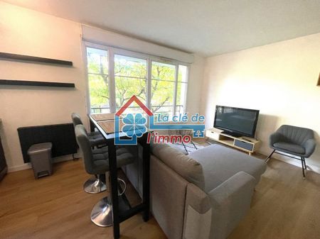 A LOUER - T2 MEUBLÉ - CHAMBRE + PARKING - Photo 2