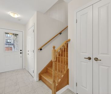 For Lease - 21 Pumpkin Corner Crescent, Barrie, Ontario - Photo 4