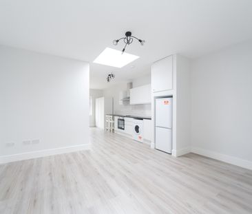 1 Bed Bungalow, Beaconsfield Close, N11 - Photo 1