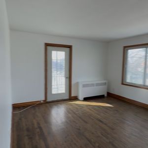 Très Grand 4 1/2 (deuxième étage) - Photo 3