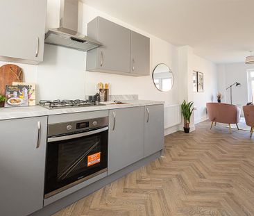 4 bedroom semi-detached house to rent - Photo 6