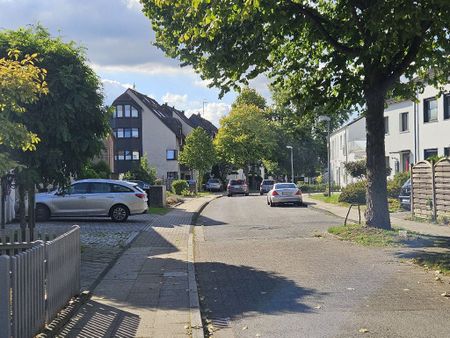 Originelle Dachgeschosswohnung in beliebter Wohnlage von Königssteele - Foto 3