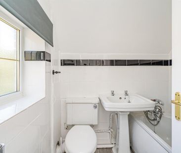 2 bedroom semi-detached house to rent - Photo 5