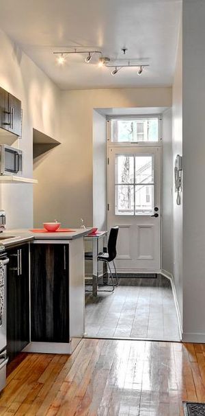 1er AVRIL - 3 1/2 en plien ♥ du Vieux-Québec - Photo 1