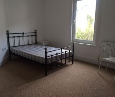 4 bedroom terraced house to rent - Photo 6