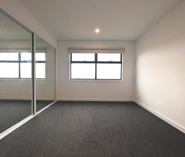 Beautiful Family Home in Epping - Photo 6