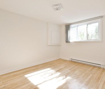 2127 Rue Montgomery, H2K 2R7, H2K 2R7, Montréal - Photo 1