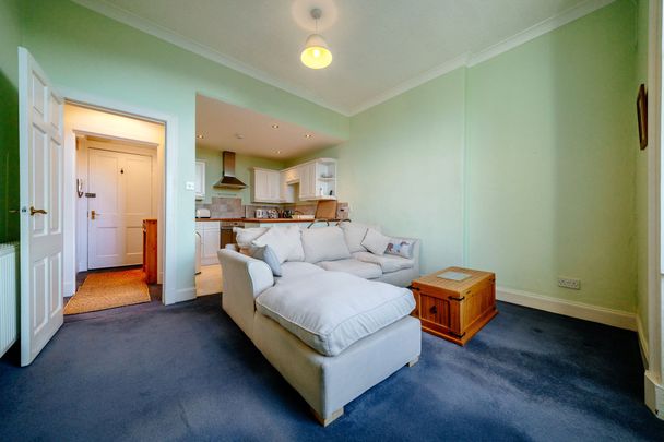 48/2 Blacket Place - Photo 1