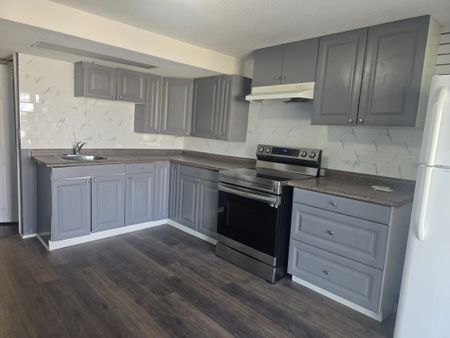 For Lease - 2113 Theoden Court, Pickering, Ontario - Photo 4