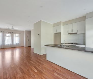 Modern Townhouse Living - Photo 3