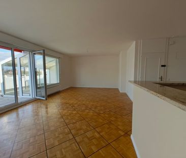 Charmant appartement traversant en attique, avec 2 terrasses - Photo 1