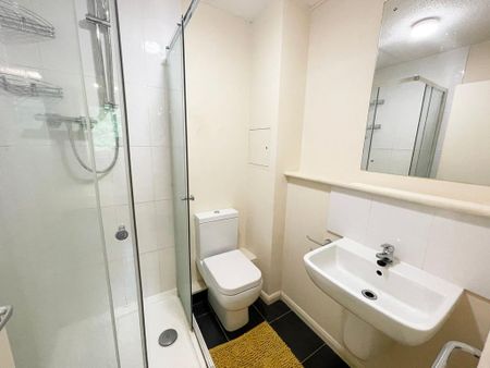 1 bedroom in a house share to rent - Photo 5