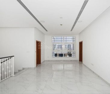 PRICE DROPPED | 5 Bed Villa with Pool and Garden - Photo 2