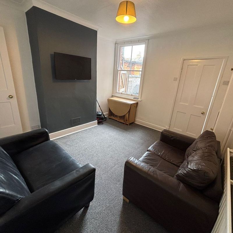 8 Bampton Street - No Deposit & 2 Bathrooms Loughborough - Photo 1