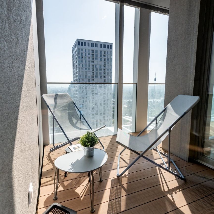 Ideale 1,5-Zi.-Wohnung mit Loggia bei der U1! - Photo 1