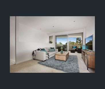 Huge Apartment! - Photo 1