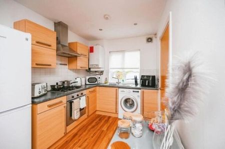 Hawthorne Drive, Kirkby, L33 8WW - Photo 2