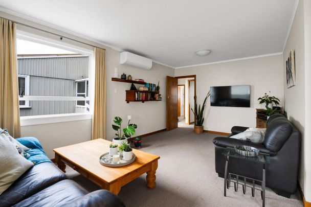 2 bedroom unit close to town - Photo 1