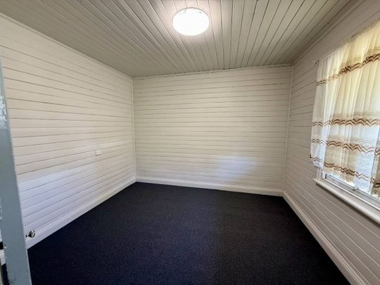 country-style home set on a spacious large block - Photo 1