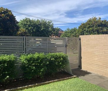 Modern Townhouse in Woy Woy - Photo 6