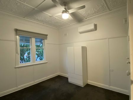 Charming Country Living in Dubbo - 3 Bedroom Home for Rent - Photo 4