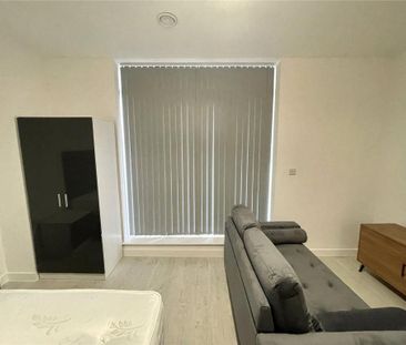 Studio to rent - Photo 6